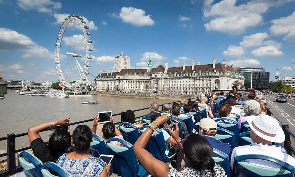 Р›РѕРЅРґРѕРЅ Tourists visit