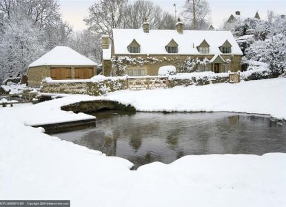 Il 26 dicembre visita la città natale di Shakespeare, Stratford-upon-Avon, con un affascinante tour a piedi