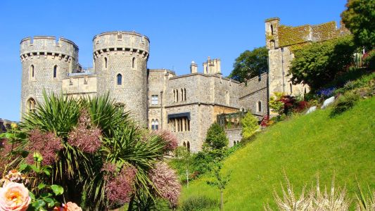 Vista del Castello di Windsor dai giardini