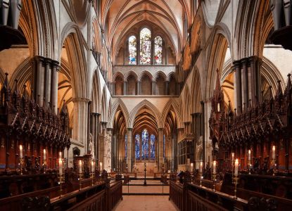 Splendida vista sulla navata centrale di Salisbury Cathedral